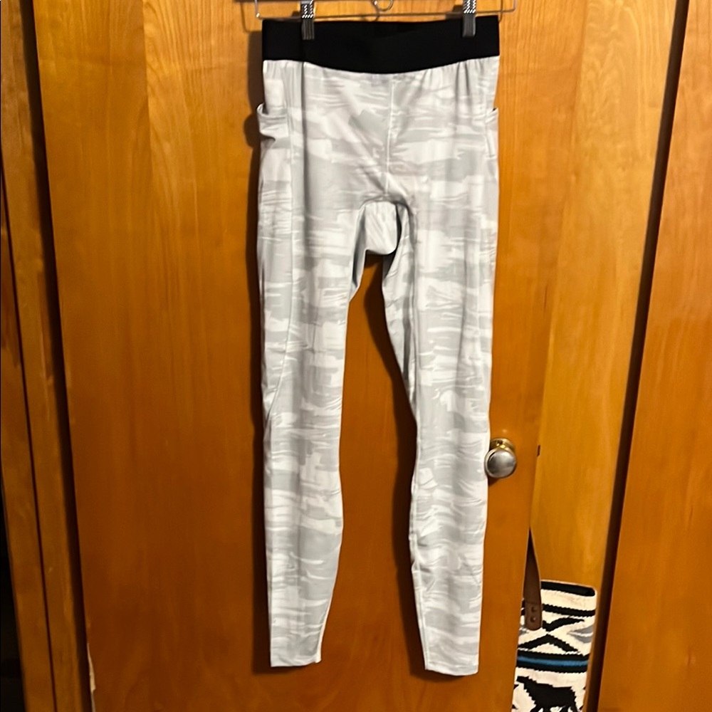 Alphalete Gray Camouflage compression pants